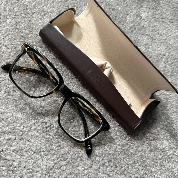 Oliver Peoples Tortoise Shell Glasses - Picture 9 of 13